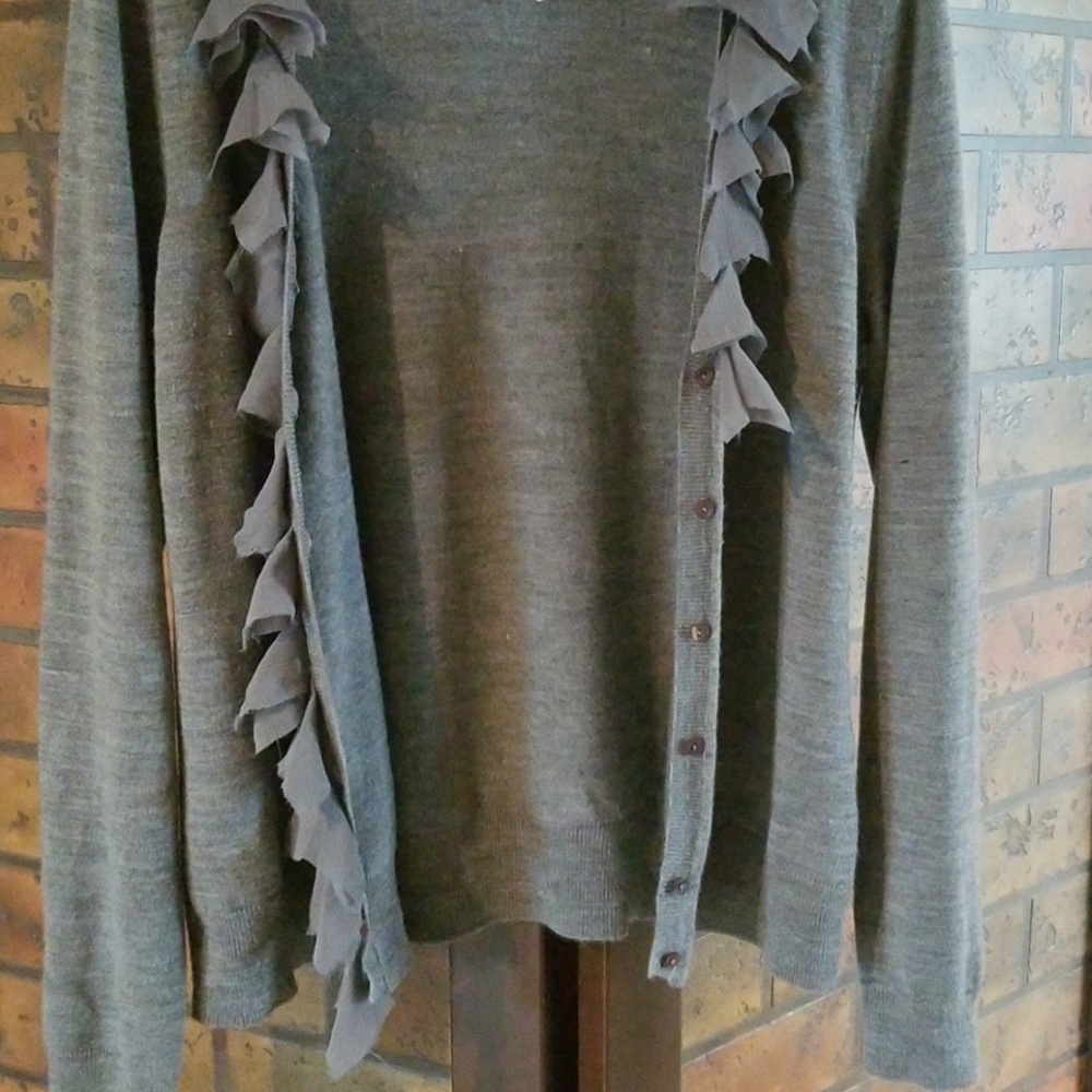 💐Ruffle Front Cardigan🌿 - Picture 4 of 5
